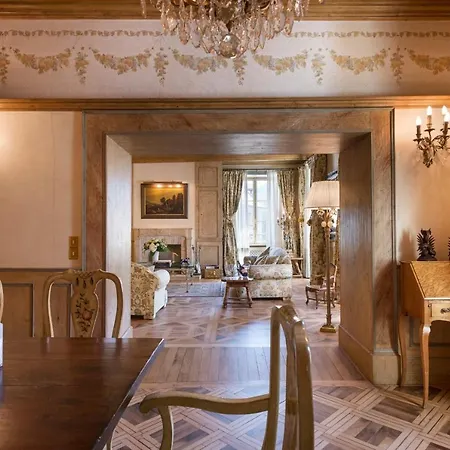Appartamento Historical Center - 165 Square Meter - 3 Bedrooms & 3 Bathrooms *