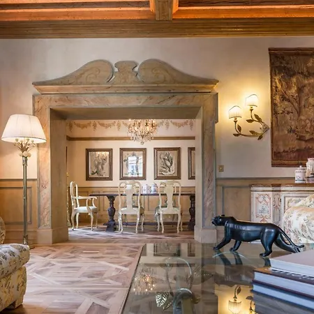 Apartment Historical Center - 165 Square Meter - 3 Bedrooms & 3 Bathrooms *